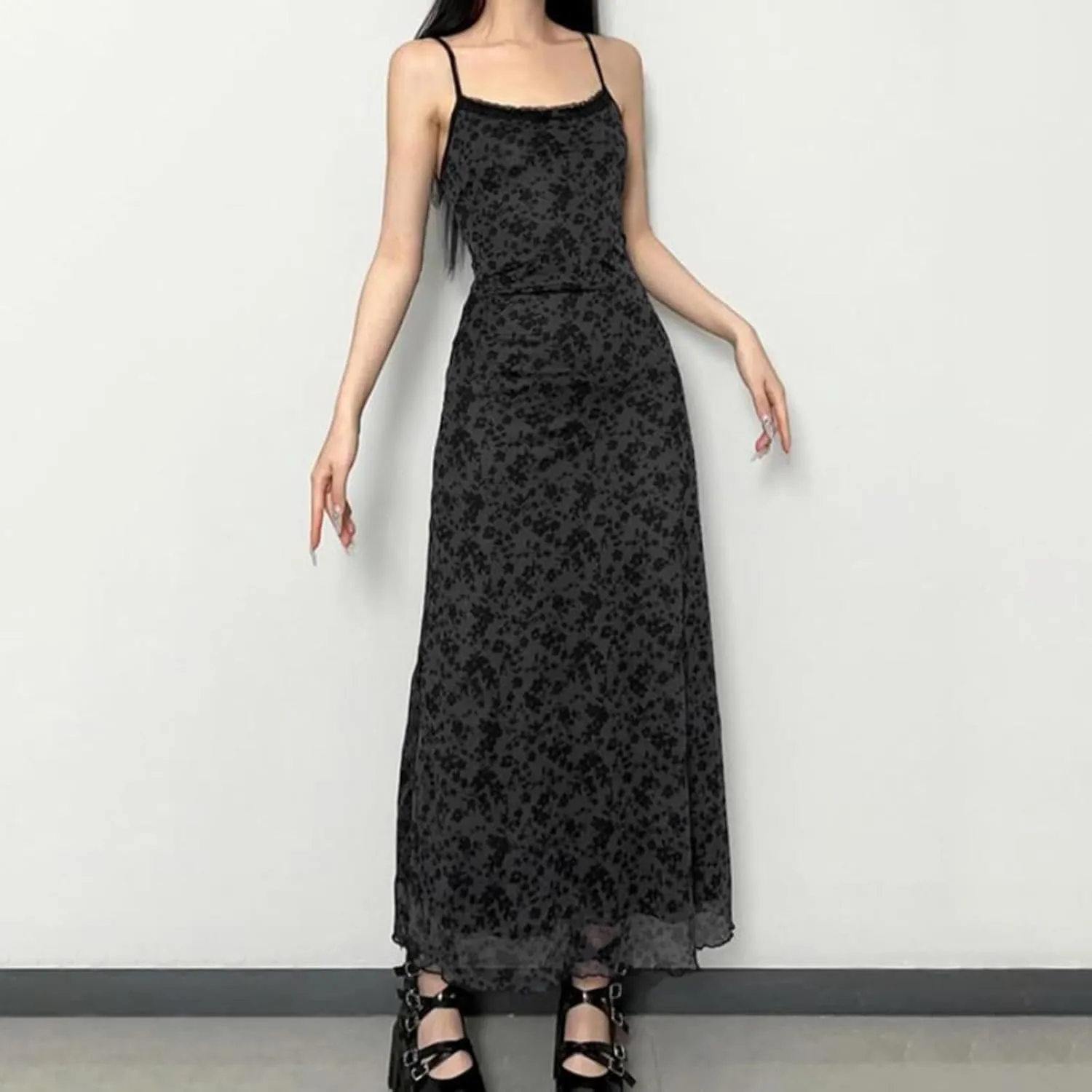 Women's Summer Lace Slip Long Dress Sleeveless Backless Spaghetti Strap Flowy A Line Maxi Dress