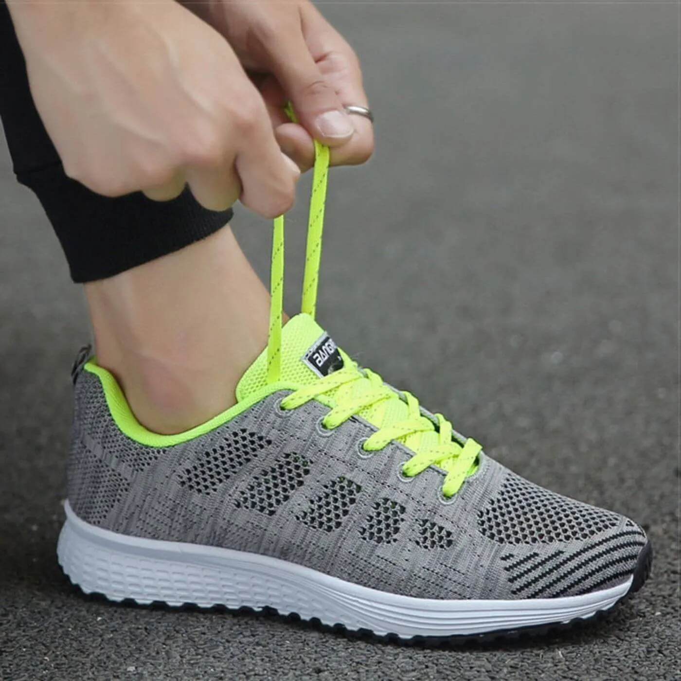 Zoe - Mesh Running Sneakers